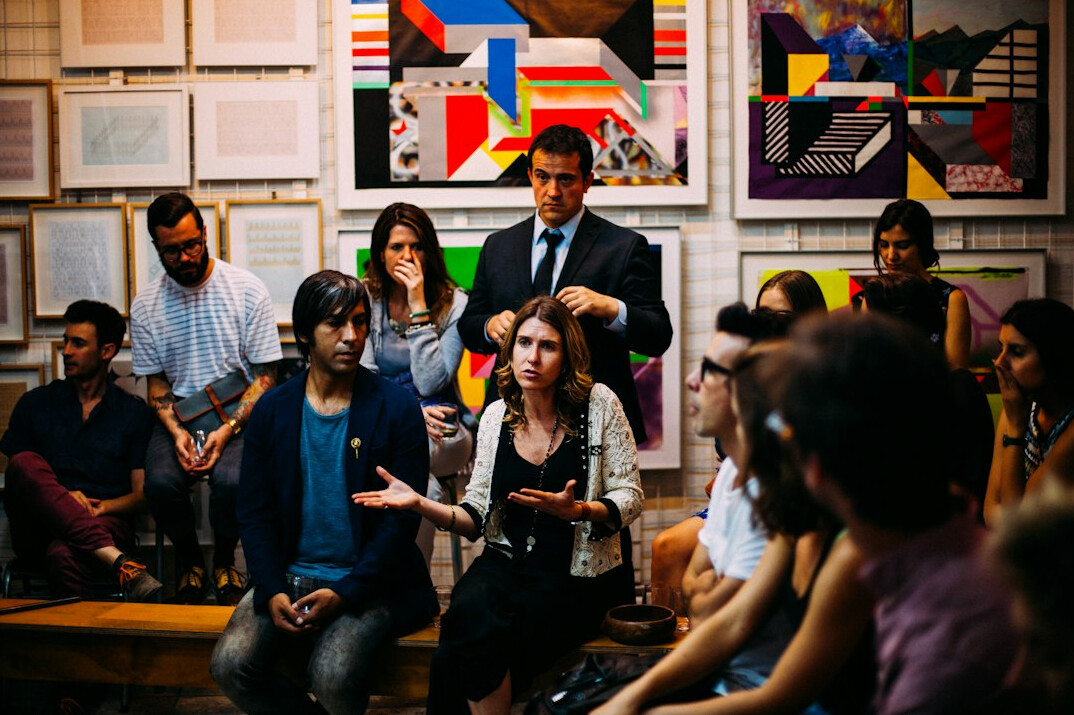 group discussion in meeting